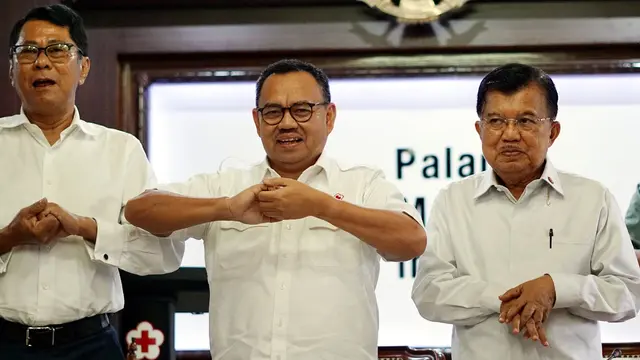 Ketua Umum PMI Jusuf Kalla bersama Sekjen PMI Sudirman Said dan jajaran pengurus PMI Pusat dan 8 PMI Provinsi di Indonesia melakukan simulasi cara cuci tangan yang baik dan benar