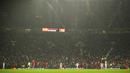 Hujan turun dengan derasnya saat pertandingan sepak bola Grup F Liga Champions antara Manchester United dan Young Boys di Stadion Old Trafford, Manchester, Inggris, 8 Desember 2021. Pertandingan berakhir 1-1. (AP Photo/Dave Thompson)