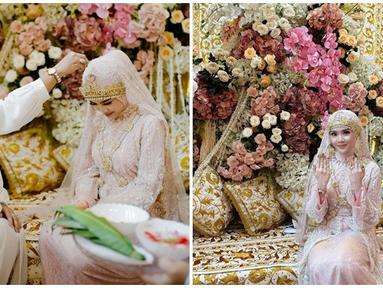 Pakai baju adat lengkap dengan aksesorinya, penampilan calon istri Chand Kelvin ini bikin pangling. Pamer daun pacar yang ada di tangannya, ini adalah potret Dea Sahirah ketika menjalani prosesi adat Boh Gaca. Boh Gaca sendiri merupakan tradisi kecantikan yang dilakukan oleh pengantin perempuan dengan membuat ukirain inai di jari, tangan, serta kakinya. (Liputan6.com/IG/@deasahirah)