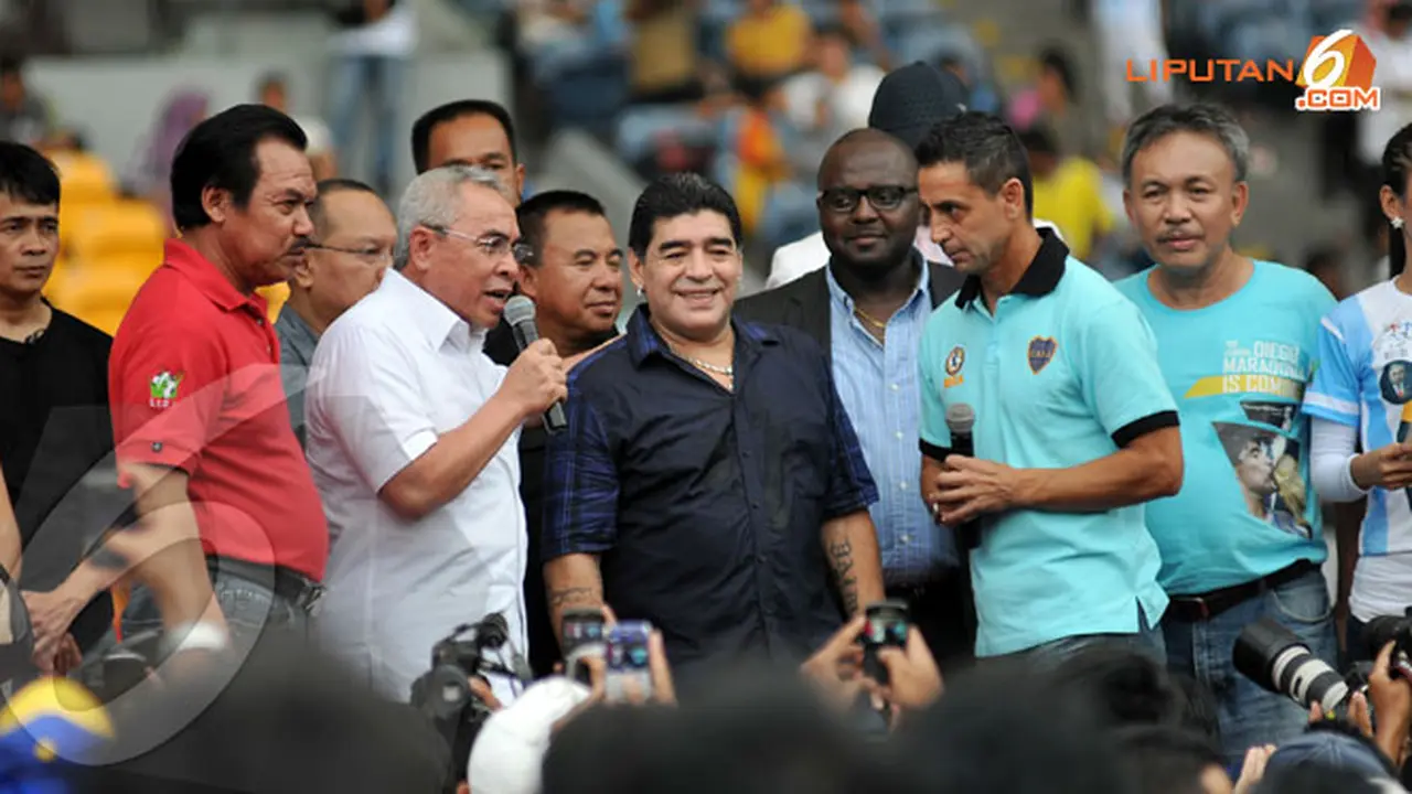 maradonna-6-130629c.jpg