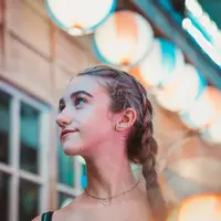 makeup remaja/unsplash