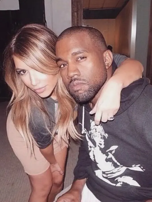 Kanye West sendiri memang sempat menjadi pembicaraan karena sikapnya yang aneh dan menuai kontroversi. (instagram/kimkardashian)