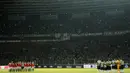 Sebelum laga dimulai, kedua kesebelasan (Juventus dan ISL All Stars) mengheningkan cipta untuk para korban serangan militer Israel di Gaza, (6/8/2014). (Liputan6.com/Helmi Fithriansyah)