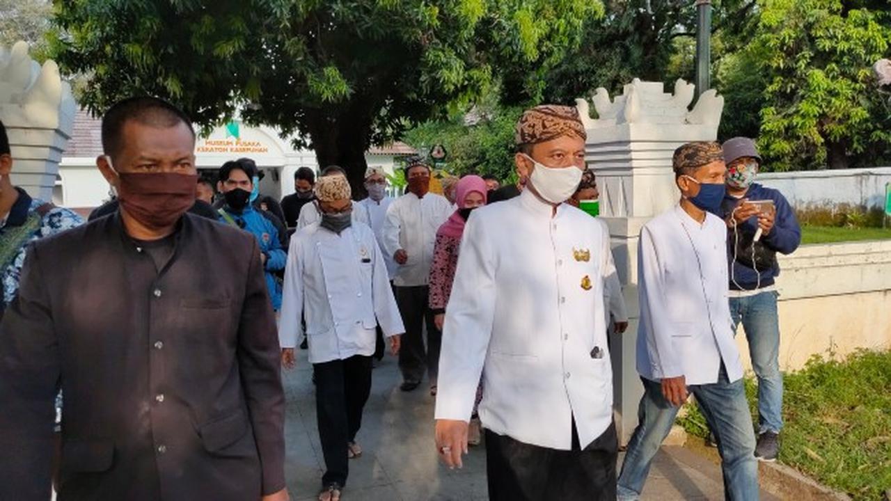 Saat Tradisi Dlugdag Terapkan Prosedur Covid-19 di Keraton Kasepuhan Cirebon