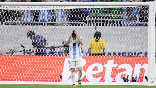 Lionel Messi Gagal Penalti