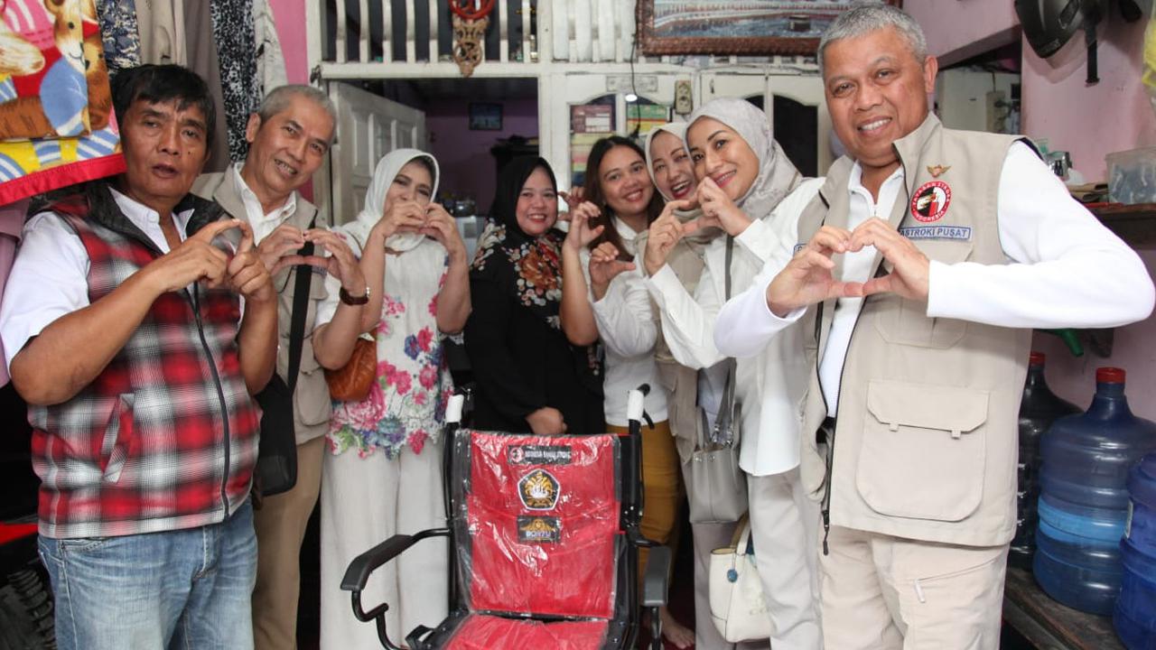Besuk Istri Mantan Ketua Dewan Pers, Tugas Ratmono Serukan Wartawan Sebar Pesan Indonesia Ramah Stroke