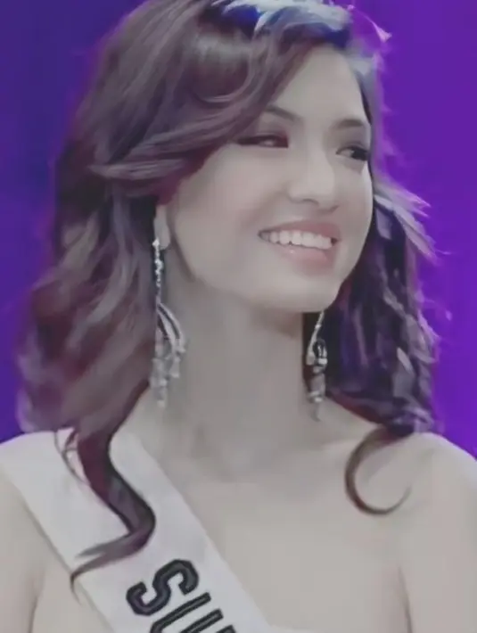 Saat mengikuti ajang Putri Indonesia, Raline masih berusia 23 tahun. Ia baru lulus Ilmu Politik dan Media Baru & Komunikasi dari National University of Singapore. [instagram.com/international.pl]