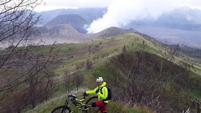 Gunung Kursi merupakan sabana tertinggi di Gunung Bromo