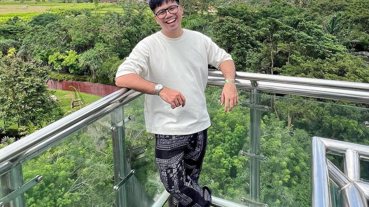 Apa Pekerjaan Frans Faisal Kakak Fuji sekaligus Adik Bibi Ardiansyah?