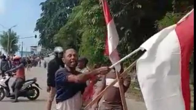 88+ Gambar Anak Kecil Bawa Bendera Merah Putih HD