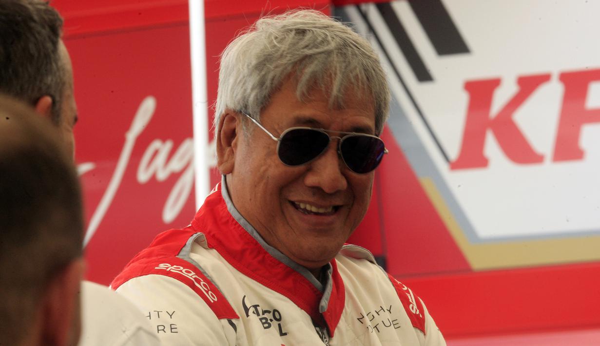 Sementara sang ayah Ricardo Gelael akan ditemani co-driver asal Lebanon, Rony Maroun. (Team Jagonya Ayam)