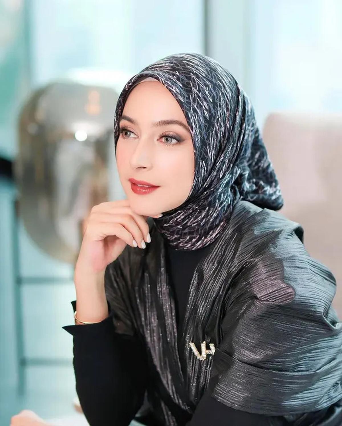 Mengapa Perempuan Harus Berjilbab? Begini Penjelasan Ustadz Adi Hidayat