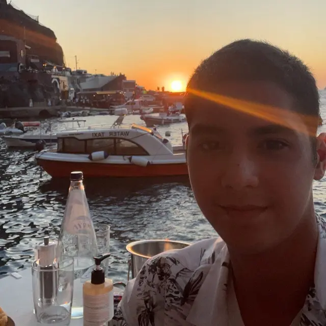 Usai Temu Kangen di Paris, Ini 6 Potret Al Ghazali dan Alyssa Daguise di Yunani