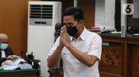 Terdakwa Richard Eliezer Pudihang Lumiu bersiap menjalani sidang lanjutan dalam kasus pembunuhan Brigadir Yosua Hutabarat di Pengadilan Negeri Jakarta Selatan, Rabu (18/1/2023).  Pembunuhan Yosua terjadi pada 8 Juli 2022. (Liputan6.com/Johan Tallo)