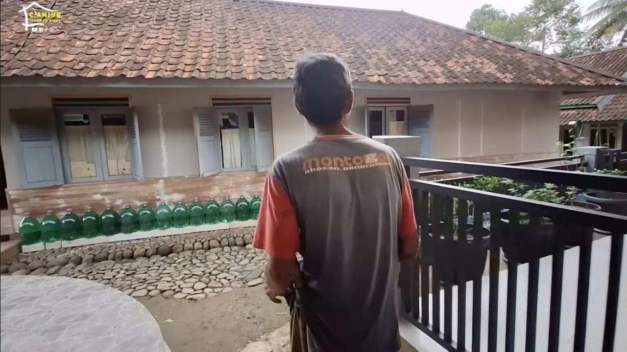 Diisi dengan Air Warna Warni