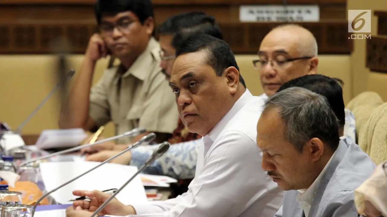 Menpan RB Bahas CPNS dan Tenaga Honorer di DPR