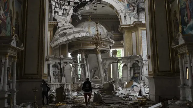 Serangan rudal Rusia menghancurkan katedral bersejarah di Odesa