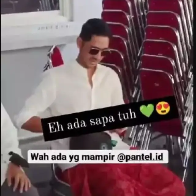 Penampilan Simpel Arya Saloka Hadir di Pengajian 1.000 Hari Wafatnya Ibunda Jokowi