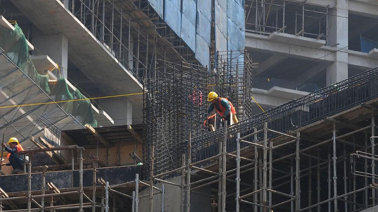 Menko Perekonomian, Arlangga Hartarto mengungkapkan kontribusi industri properti sebagai salah satu sektor unggulan untuk menggerakkan perekonomian Indonesia terhadap PDB pada triwulan kedua 2023 tercatat sebesar 9,43% untuk sektor konstruksi dan 2,40% un