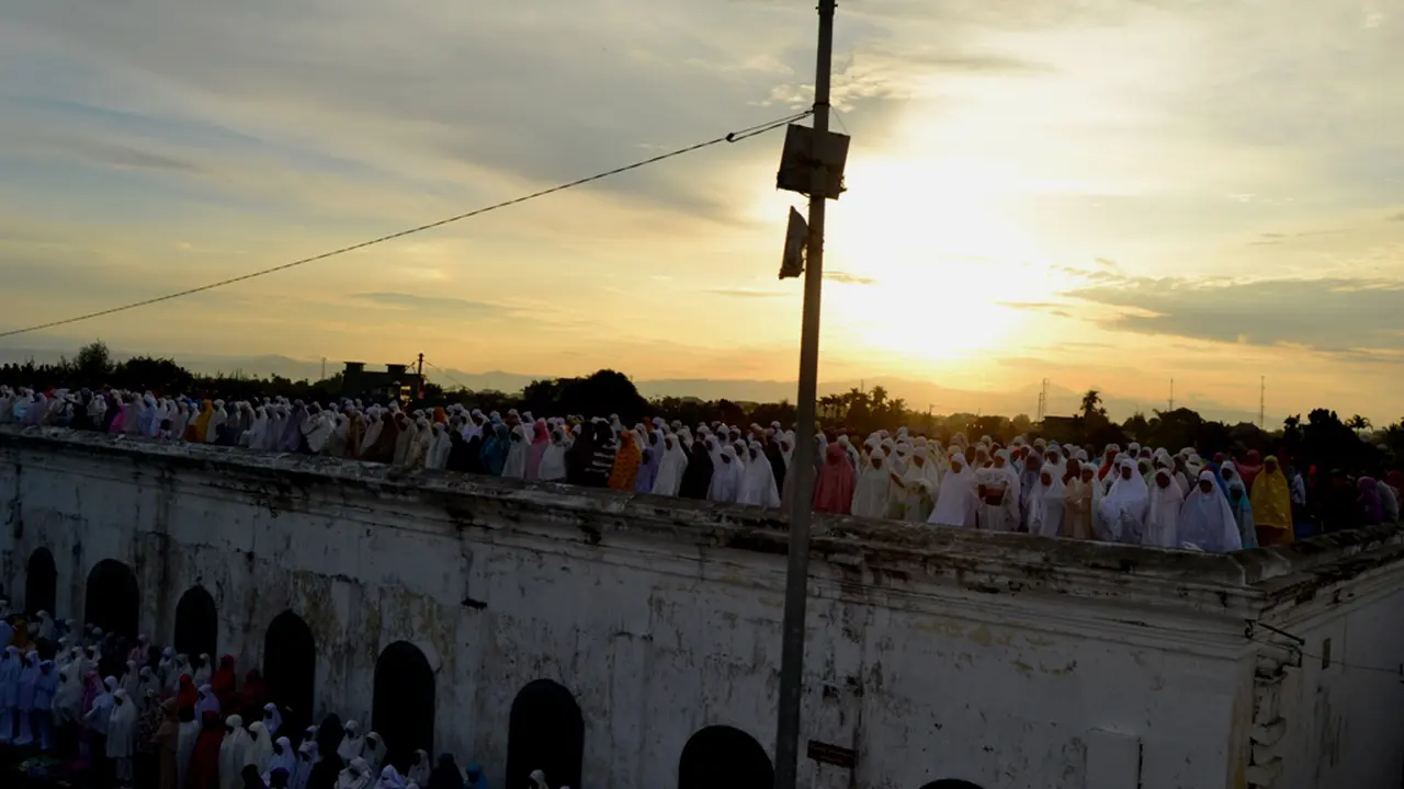 Suasana Religius Sangat Kental Saat Gerhana Matahari di Bengkulu