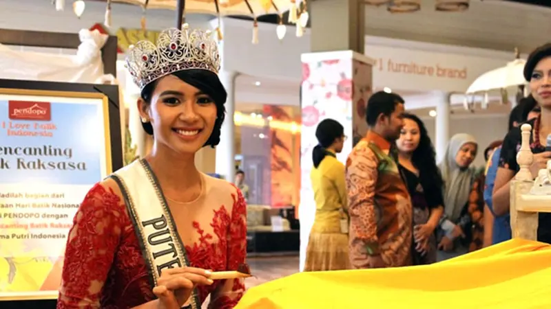 Putri Indonesia 2014 Rayakan Hari Batik Nasional 