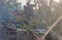 Kronologi Rumah Ambruk Timpa Satu Keluarga di Way Kanan