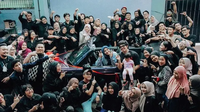 Potret Wajah Bahagia Aurel Hermansyah Dapat Hadiah Mobil