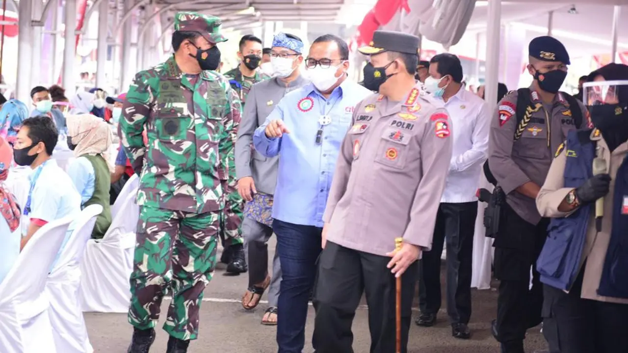 Program vaksinasi gratis buruh di Jawa Barat