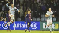 Striker Celta Vigo, Iago Aspas, melakukan selebrasi usai mencetak gol ke gawang Barcelona pada laga La Liga di Stadion Balaidos, Rabu (18/4/2018). Celta Vigo bermain imbang 2-2 dengan Barcelona. (AP/Lalo R. Villar)