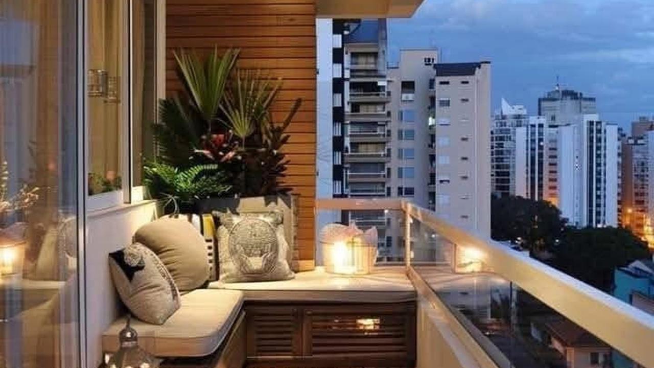 Ilustrasi Balkon Minimalis Mungil Natural (©Pinterest)