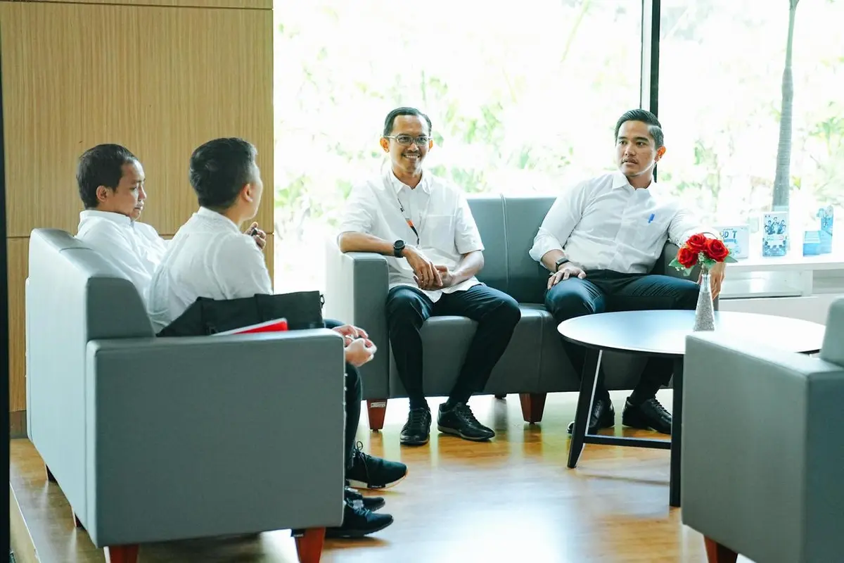 Ketua Umum PSI Kaesang Pangarep menyambangi gedung lama Komisi Pemberantasan Korupsi (KPK), Selasa (17/9/2024).