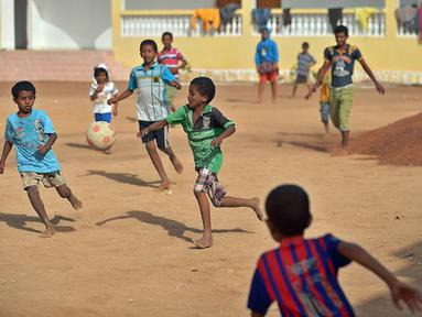 Anak-anak pengungsi dari Yaman di kamp pengungsi UNHCR. (AFP PHOTO/Tony KARUMBA)