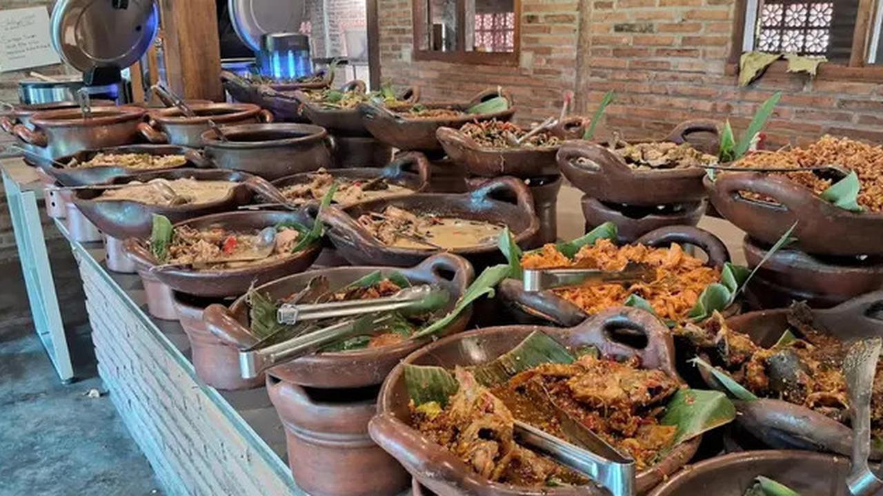 20 Destinasi Wisata yang Terkenal karena Makanan Uniknya, Jalan-Jalan Sekalian Kulineran