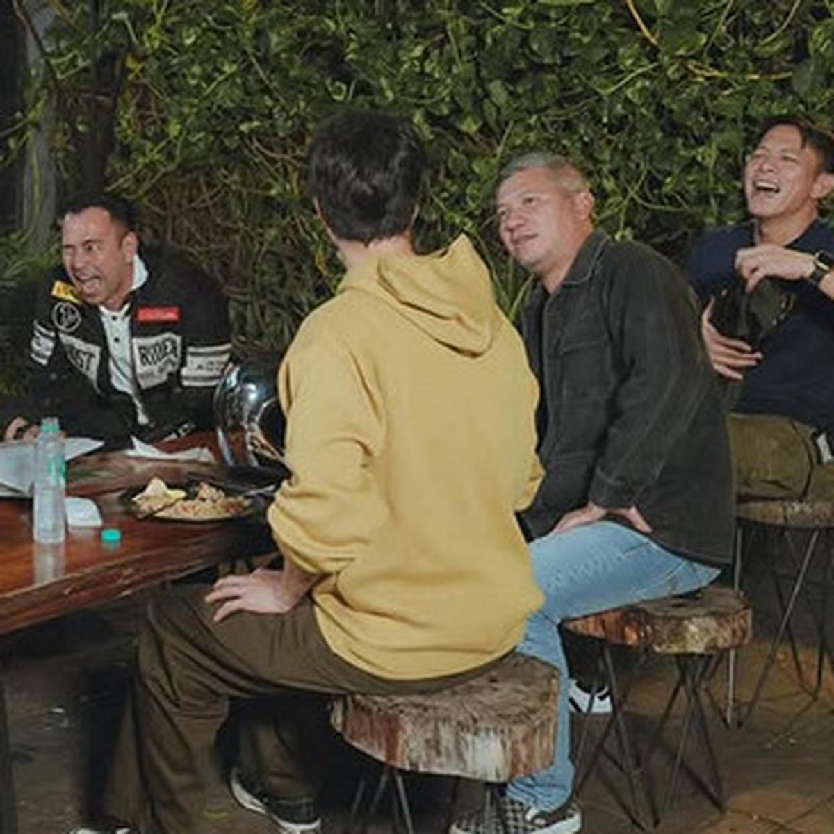 Potret The Dudas Minus One Sahur Bareng Rayakan Ultah Ke-48 Desta, Kehadiran Dikta Menjadi Sorotan