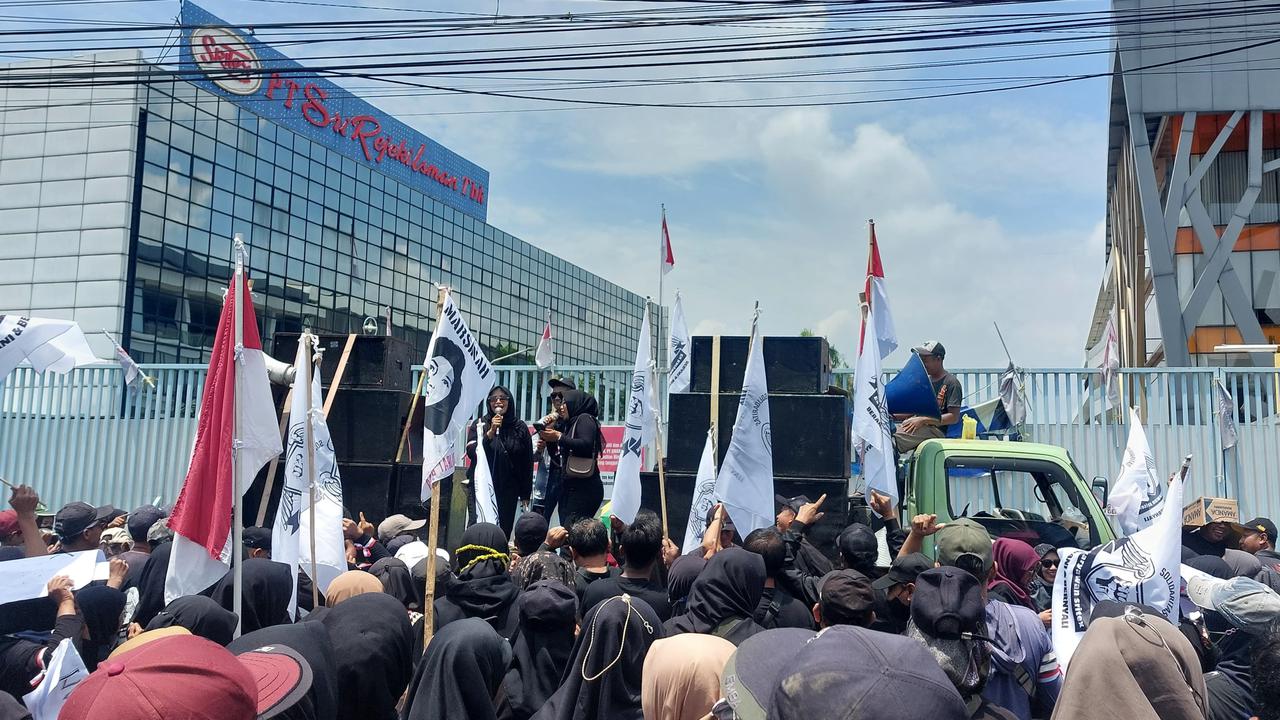 Ratusan Eks Karyawan Sritex Gelar Demo di Pabrik Sukoharjo, Tuntut Hak yang 9 Bulan Belum Terselesaikan