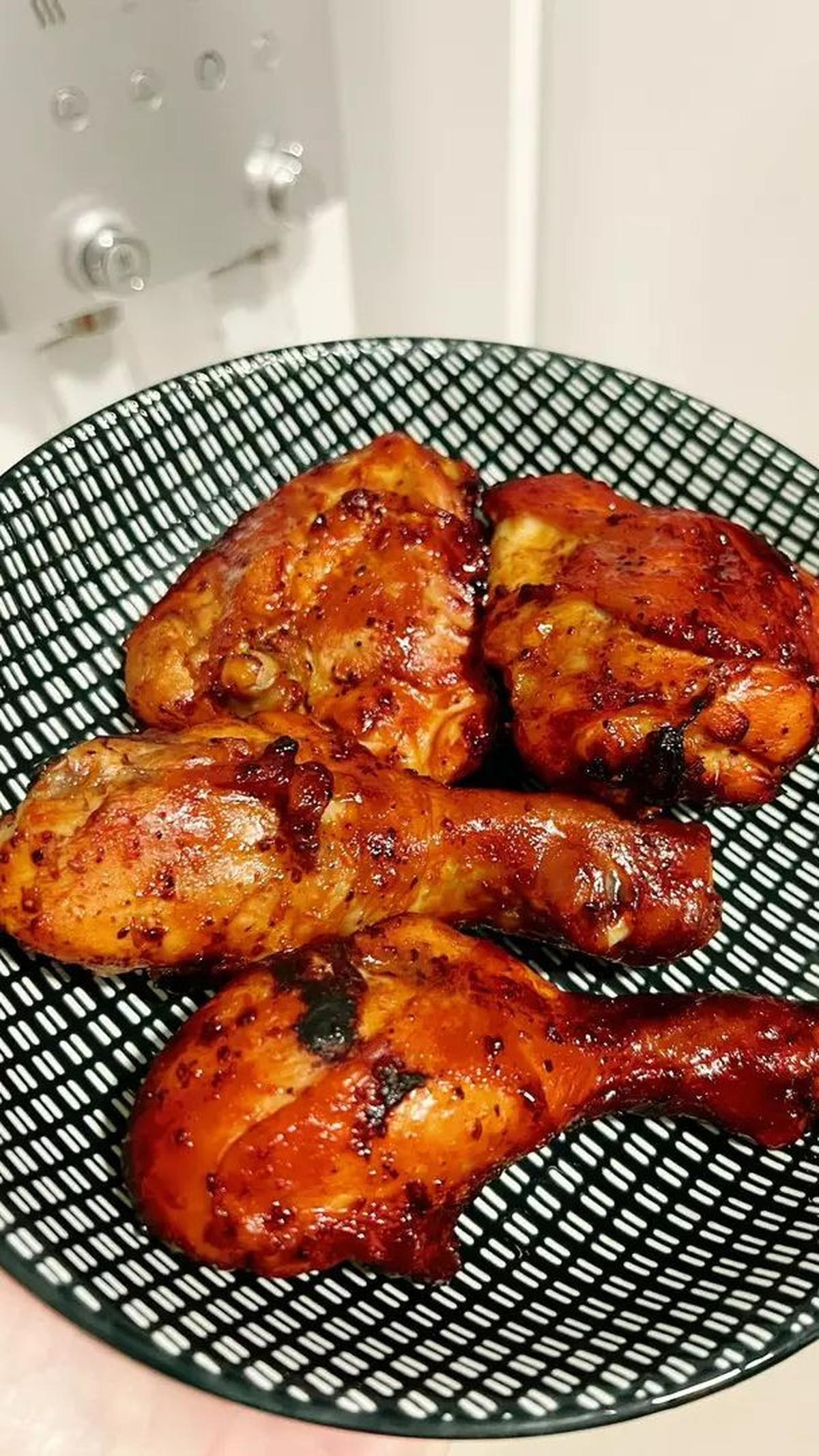 Resep ayam nanking merupakan salah satu sajian populer di restoran chinese food. Nanking sendiri adalah nama sebuah kota di China, dan dipercaya merupakan tempat asal muasal masakan ini. Selain disantap di hari biasa, ayam nanking juga populer dijadikan