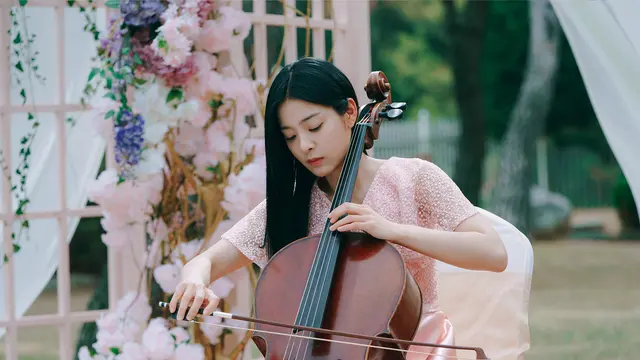 Seol In Ah - Twinkling Watermelon