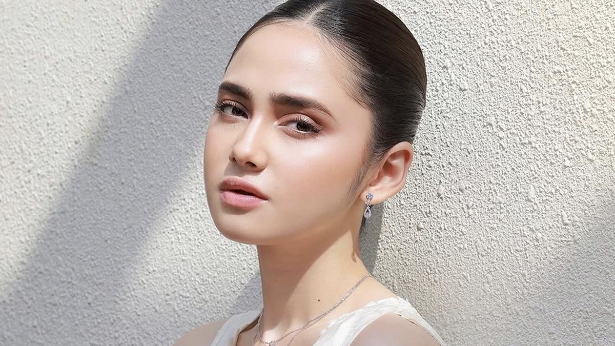 Menuju Hari Spesial Bersama El Rumi, Intip Rahasia Kulit Glowing Syifa Hadju dari Dalam