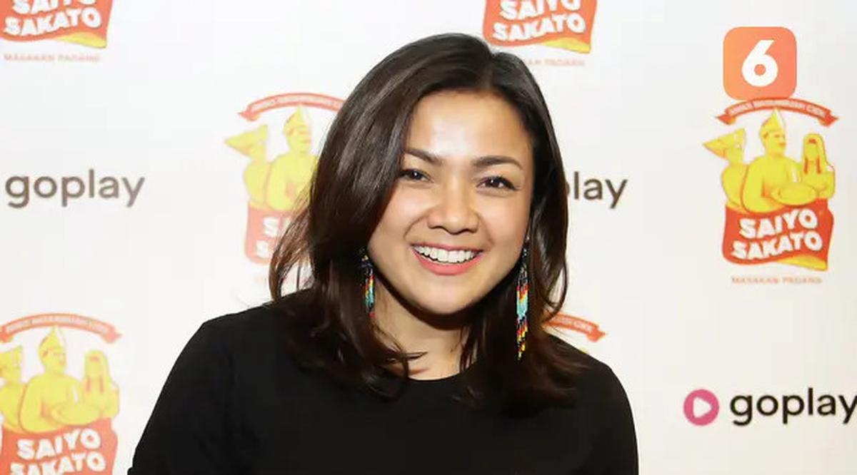Imlek 2025, Nirina Zubir Kirim Pesan Penuh Cinta dalam Bahasa China