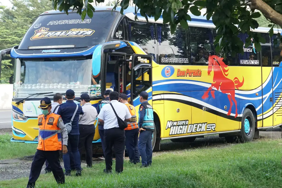 Kementerian Perhubungan (Kemenhub) melalui Direktorat Jenderal Perhubungan Darat melakukan inspeksi dadakan (sidak) di Rest Area Km 45A Tol Jagorawi. (Foto: Kemenhub)
