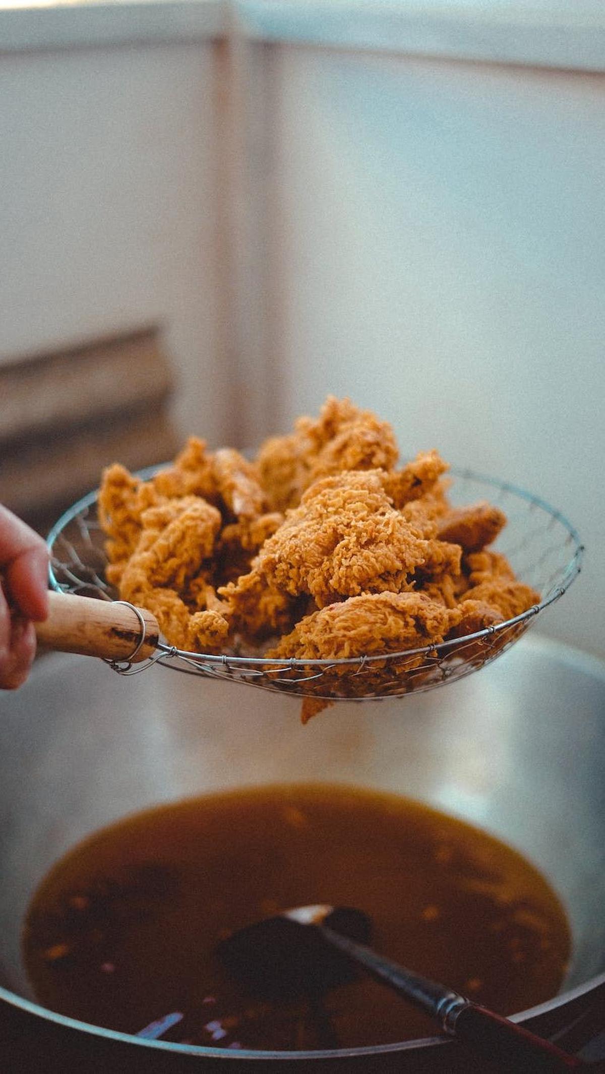 10. Tiriskan Makanan dengan Hat-hati