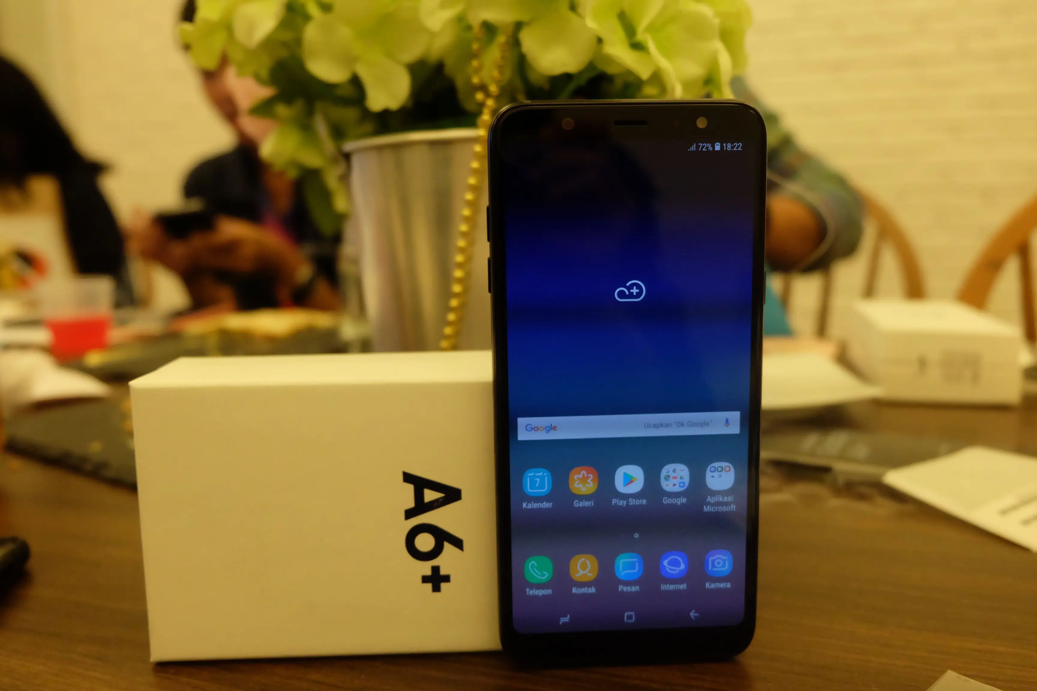 Galaxy A6 Plus (Liputan6.com/ Agustin Setyo W)