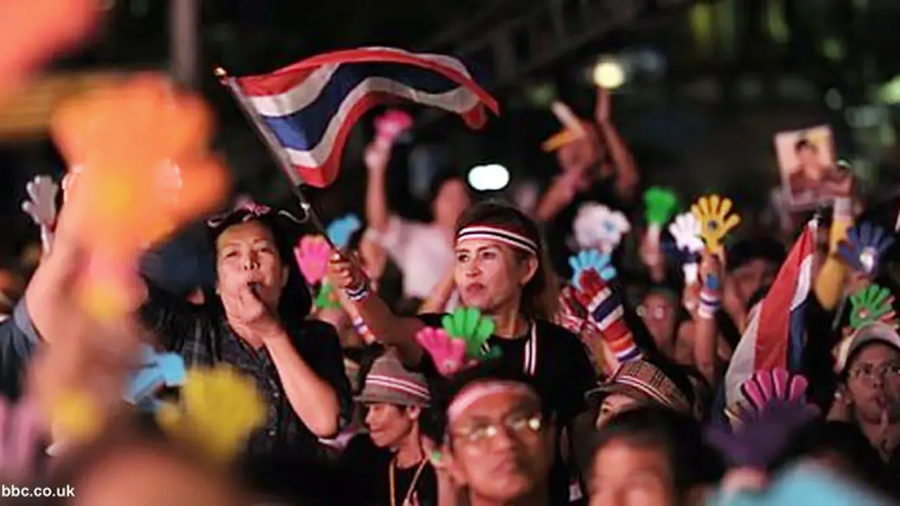 senat-thailand-131112b.jpg