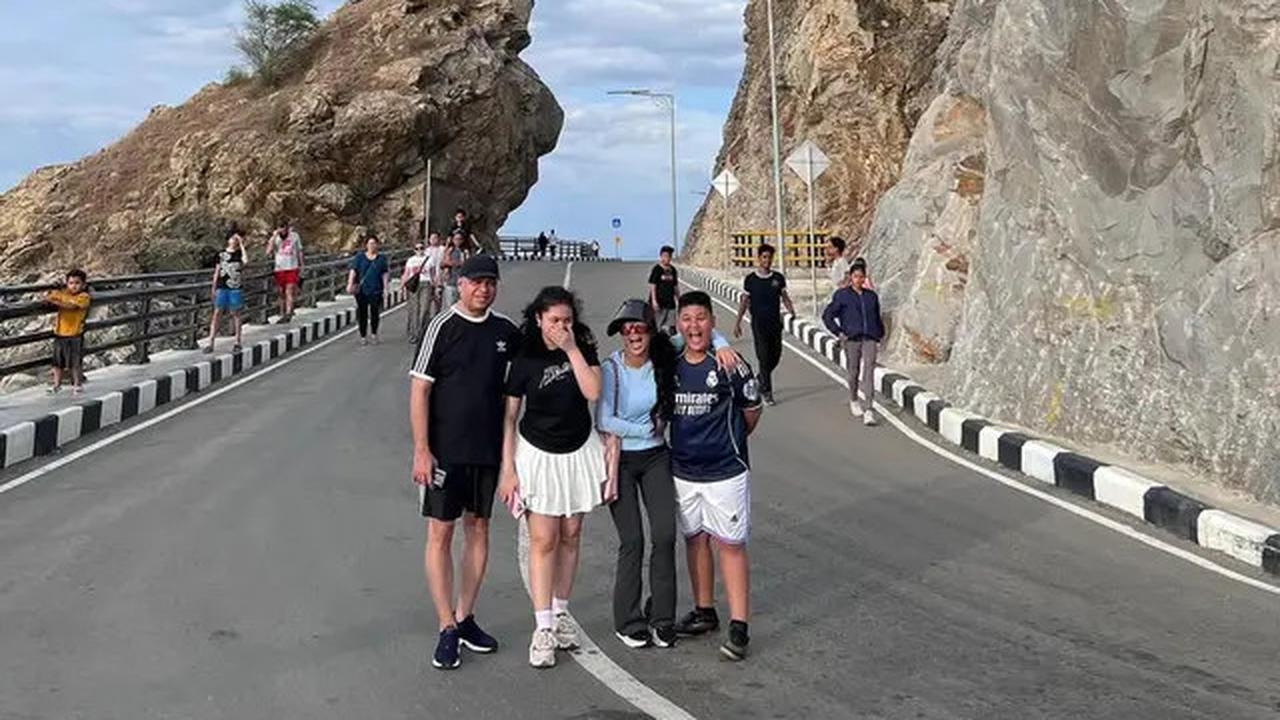 Gaya Liburan Kris Dayanti di Timor Leste, Tampilkan Kekompakan Keluarga