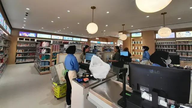 Tempat belanja ibu dan anak.