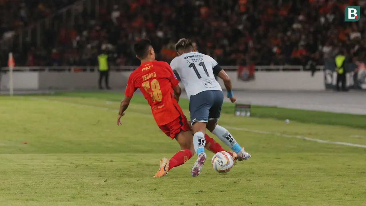 Foto: Aksi Mencuri Bola Ala Rayhan Hanan yang Berujung Gol untuk Persija