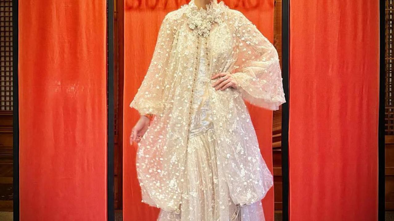 6 Potret Cantik Marsha Timothy, Tampil Bak Putri Bangsawan dengan Set Lace di Korea Selatan