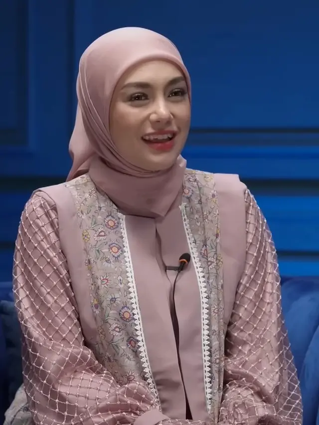 Model Hijab Celine Evangelista yang Bikin Pangling/YouTube Rian Ibran