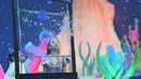 Thalia Onsu duplikasi gaun sang ibu dengan sedikit twists yang lebih playful berwarna ungu pastel [@sarwendah29]