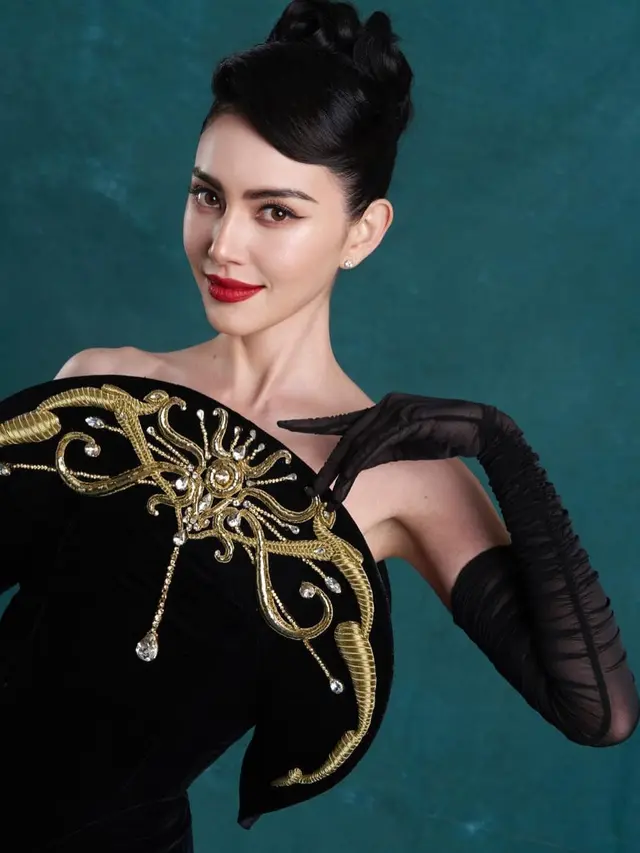 6 Adu Gaya Marsha Timothy dan Davika Hoorne Hadiri Gala Premiere Kang Mak From Pee Mak, Sama-sama Jadi Hantu di Film